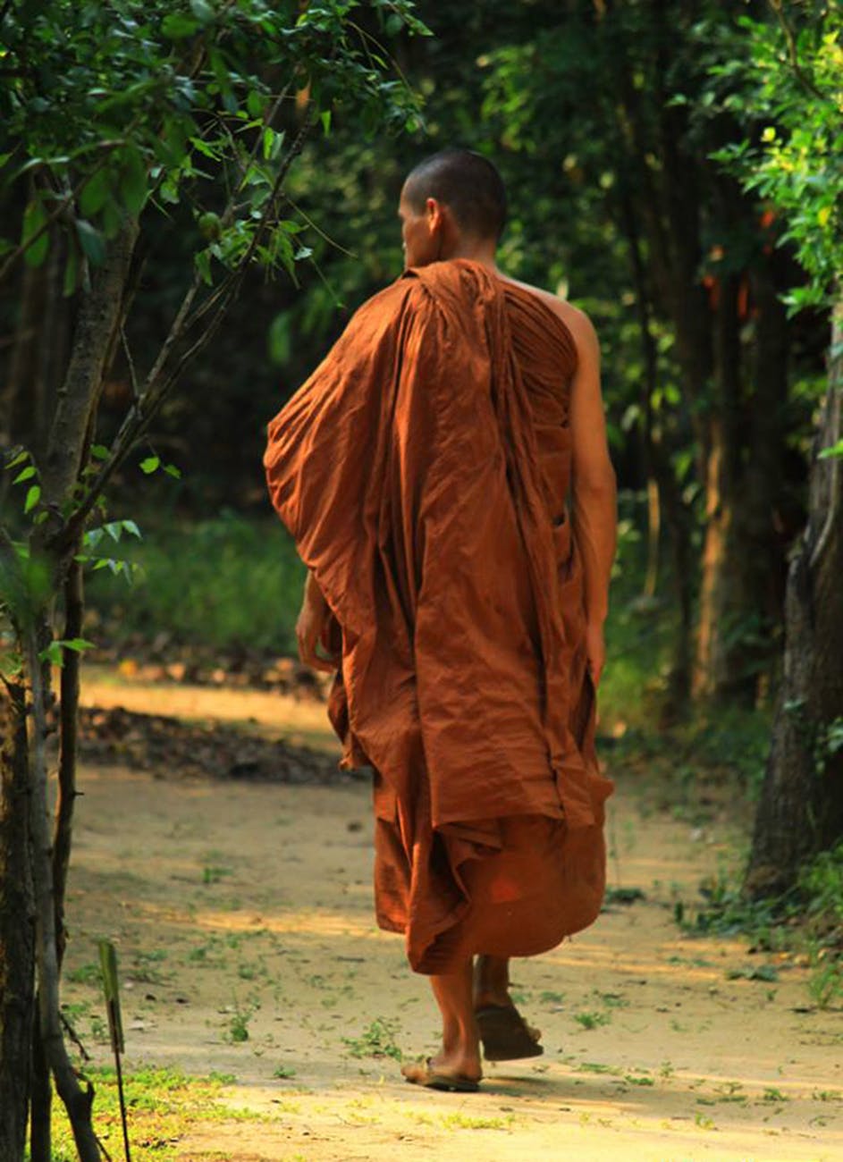 9 Sensational Lessons from The Monk Who Sold His Ferrari by Robin ...